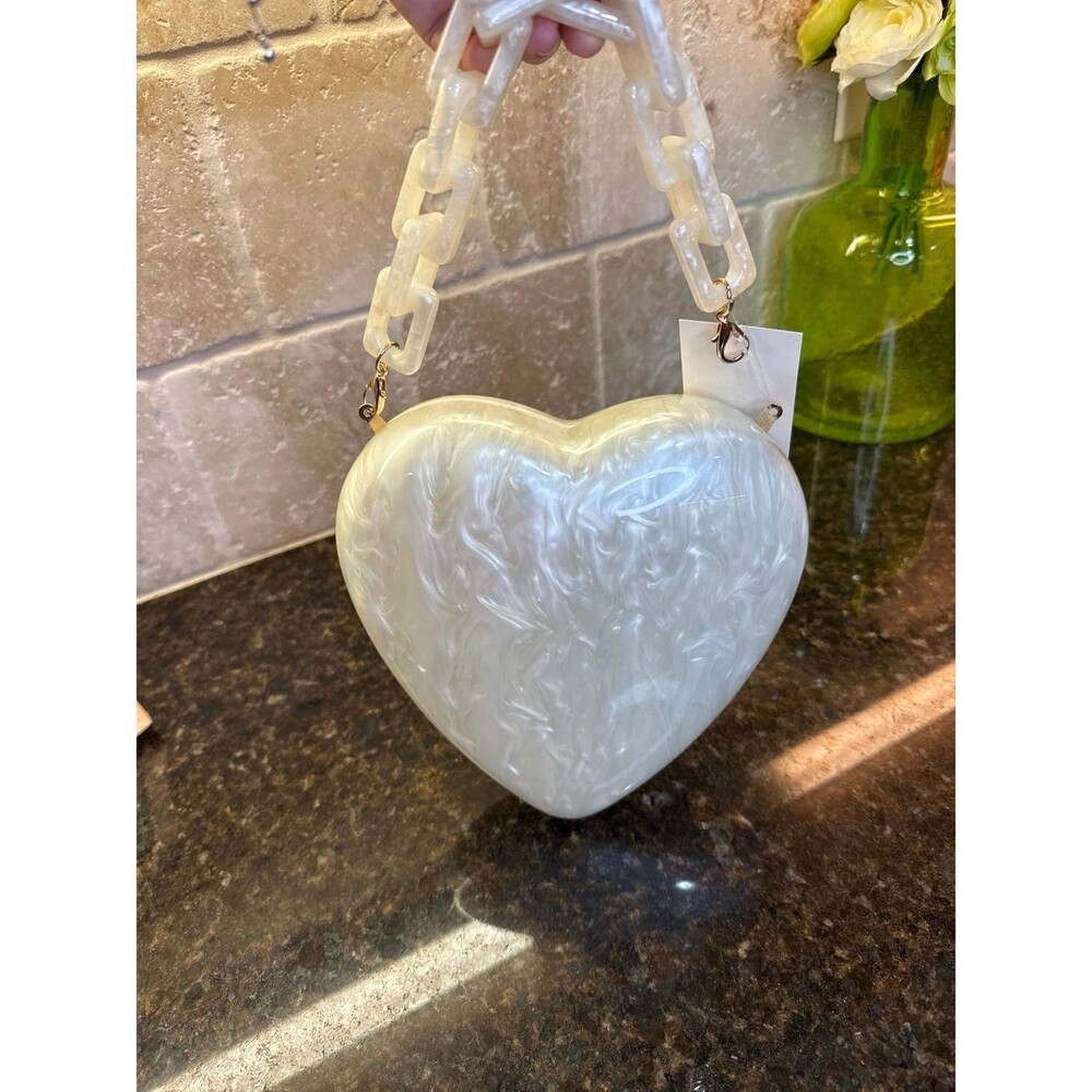 A New Day Pearl Marbled Heart Acrylic Clutch Purse Acrylic ChainHandle NWT - Picture 2 of 8